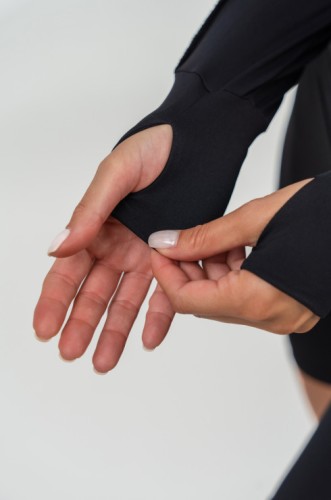 Женский лонгслив Nebbia Long Sleeve Zipper Top Winner Black 239