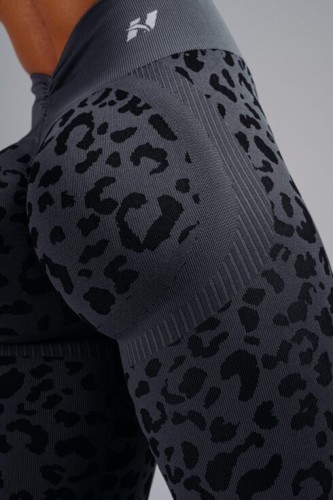 Леггинсы Nebbia Push-Up Compression Leopard Leggings PRIMAL Black Leopard 849