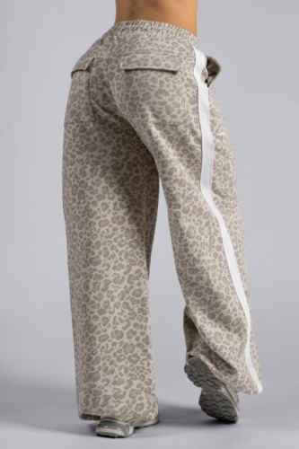 Штаны Nebbia Baggy Leopard Sweatpants PRIMAL Cream Leopard 865