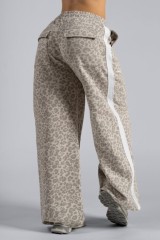 Штаны Nebbia Baggy Leopard Sweatpants PRIMAL Cream Leopard 865