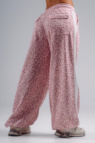 Штаны Nebbia Baggy Leopard Sweatpants PRIMAL Pink Leopard 865