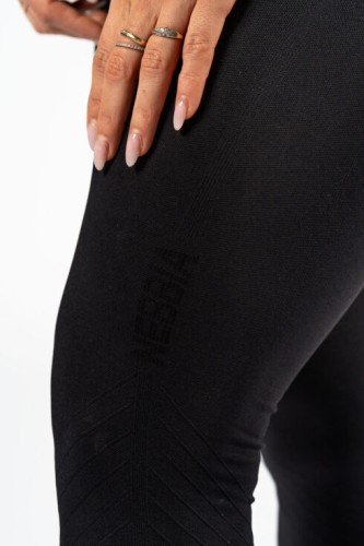 Леггинсы Nebbia High Waisted Push-Up Leggings TOTALLY SEAMLESS Black 303