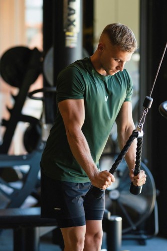 Футболка Nebbia Classic T-shirt “Reset” Dark Green 327