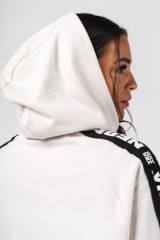 Худи Nebbia Classic Hoodie OFF-DUTY Dark Cream 489