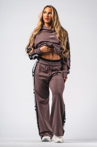 Худи Nebbia Classic Hoodie OFF-DUTY Dark Brown 489