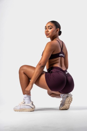 Шорты Nebbia V-shaping Belt Shorts STRONG BEAUTY Dark Red 428